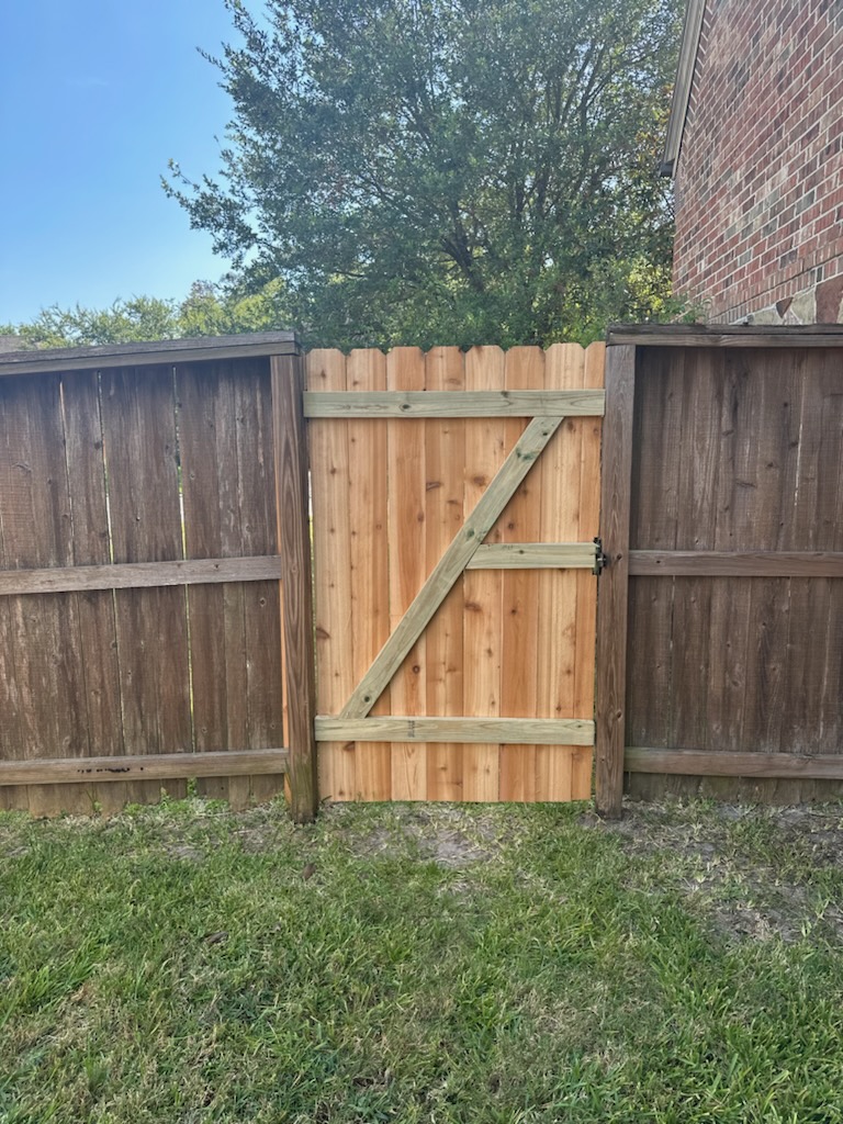 Walk-In Gate Near 77494 - Fulshear TX - Image 2
